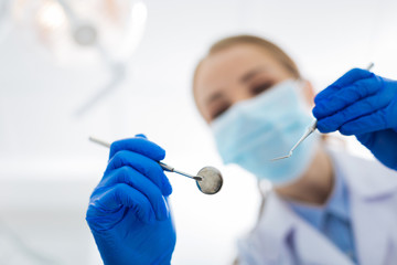 Selective focus of dental tools in use