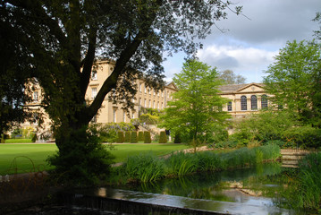 Fototapeta na wymiar River in the garden of worchester College, Oxford