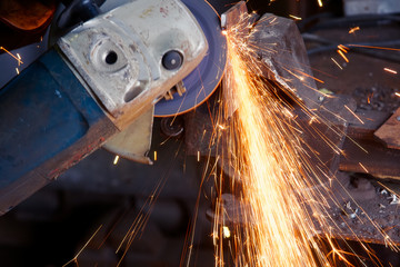 cutting with grinder