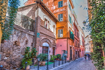 Fototapeta na wymiar Picturesque alley in Trastevere