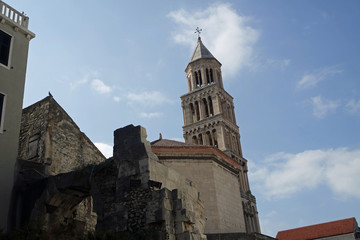 Fototapeta na wymiar diocletians palace in the croatian town split
