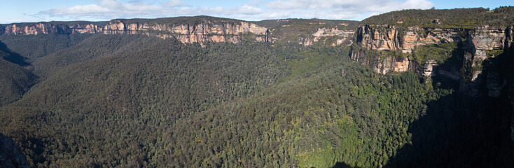 Fototapeta na wymiar Panoramatischer Blick auf Blue Mountains in Australien