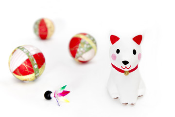 新年イメージ 干支戌の置物,手毬,追羽根 