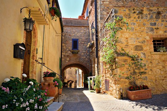 Vecchio borgo toscano di Bibbona, in Val di Cecina, Livorno Italia