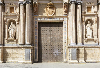 Puerta de la Iglesia del Carmen. Valencia. España
