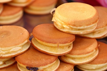 make to sweet pancake dorayaki