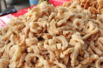 fried crisp pork skin