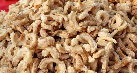 fried crisp pork skin