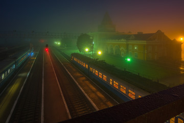 Fototapeta na wymiar Foggy morning on the station