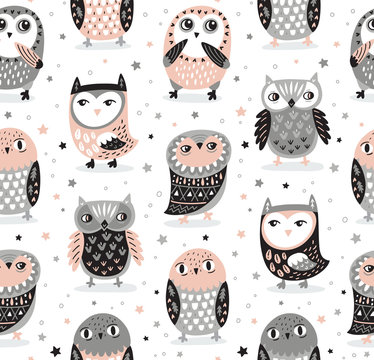 Vector seamless pattern with cartoon owls. Nursery decor