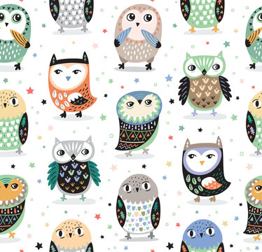 Vector seamless pattern with cartoon owls. Nursery decor