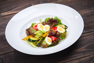 vegetable salad with egg