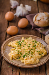 Scrambled eggs with herbs