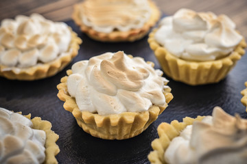 Tartlet with Italian meringue