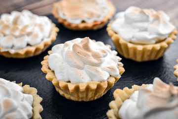 Tartlet with Italian meringue