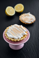 Tartlets with Italian meringue