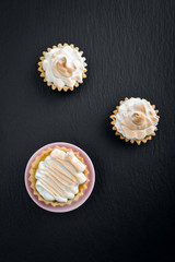 Tartlet with Italian meringue