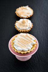 Tartlet with Italian meringue