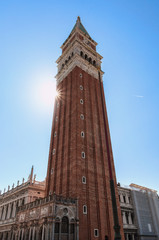 Fototapeta na wymiar torre di piazza sna marco a venezia