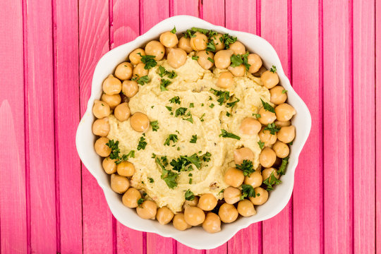 Hummus With Chickpeas and Pitta Bread