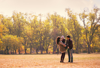 Fototapeta premium family walks, the autumn