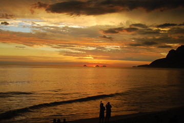 Fototapeta premium Two Mans pointing the horizon