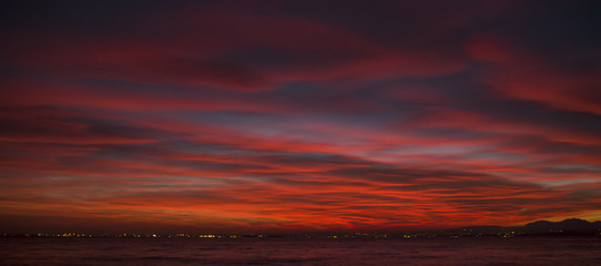 Fototapeta na wymiar Amazing red sunset