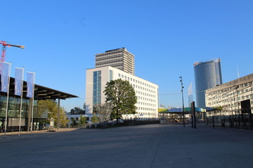 Fototapeta na wymiar WCCB - World Conference Center Bonn