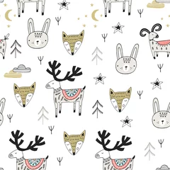 Tapeten Kleines Reh Niedliche handgezeichnete Kindergarten nahtlose Muster mit wilden Tieren im skandinavischen Stil. Vektor-Illustration