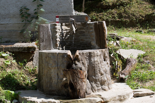 Fontana naturale, Valle della Volpara, Umito 
