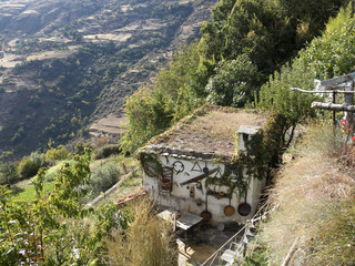 Casa r&uacute;stica de monta&ntilde;a, situada en Sierra Nevada Granada Espa&ntilde;a.