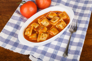 Ravioli in Tomato Sauce