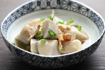 里芋と豚肉の煮物