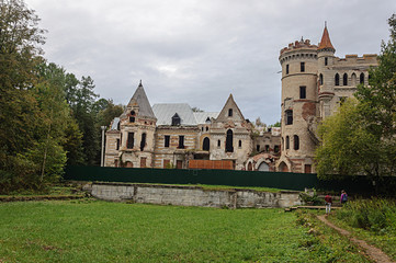 Fototapeta na wymiar Homestead Count Khrapovitsky in Muromtsevo