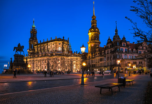 Dresden, Theaterplatz, blaue Stunde