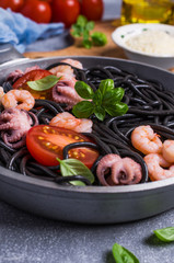 Black spaghetti with seafood