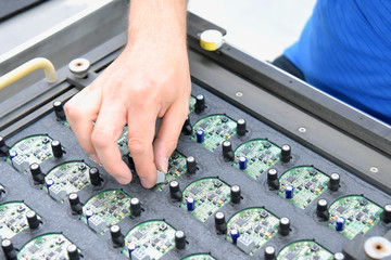 Herstellung von Microelektronik in einer modernen Fabrik