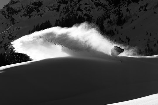 Snowboard powder turn