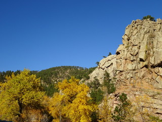 HERBSTSTIMMUNG in den Rocky Mountains bei Boulder / Colorado.