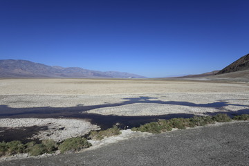 バッド・ウォーター