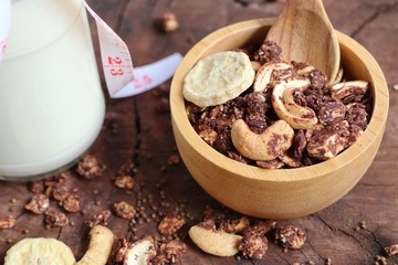 healthy granola with cashew