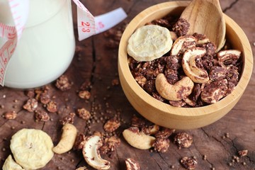 healthy granola with cashew