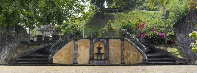 Escaliers de l'ancien théâtre de Saint-Pierre en Martinique