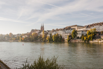 Basel, Stadt. Altstadt, Grossbasel, Rhein, Rheinufer, Münster, Kirche, Pfalz, Münsterplatz, Altstadthäuser, Herbst, Schweiz