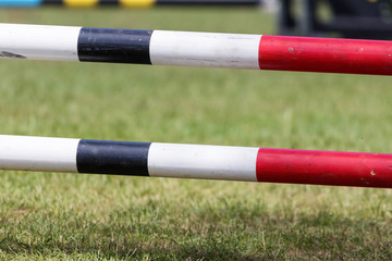 Latte vom Hindernis beim Reitsport