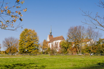 St. Chrischona, Kirche, Wanderweg, Landwirtschaft, Bettingen, Riehen, Basel, Herbst, Obstbäume, Herbstfarben, Schweiz