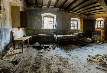 wohnzimmer in verlassenen bauernhaus panorama