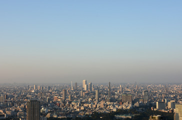 日本の東京都市景観・青空と豊島区の高層ビル群などを望む