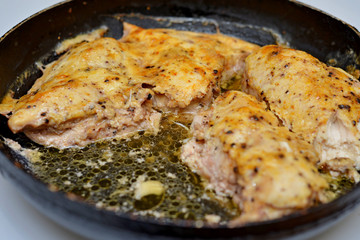 Grilled chicken breast with thyme, lemon and with addition of vegetables