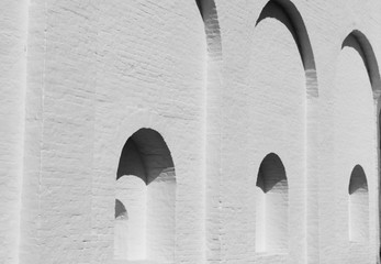 арки в стене